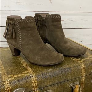 Earthies Zurich Suede Fringe Ankle boots size 7.5B